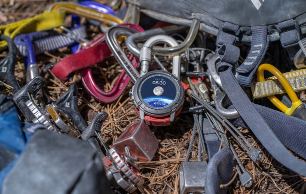 Sportovní hodinky COROS Vertix 2S 