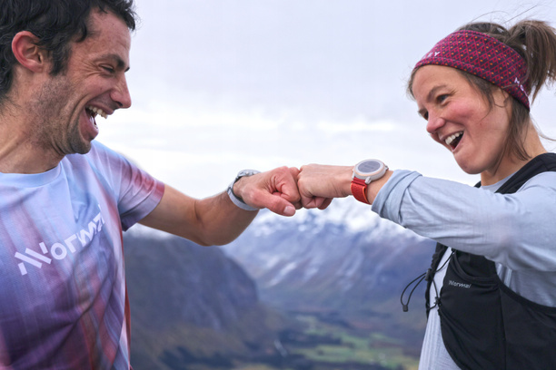 Sportovní hodinky COROS Apex 2 Nylon